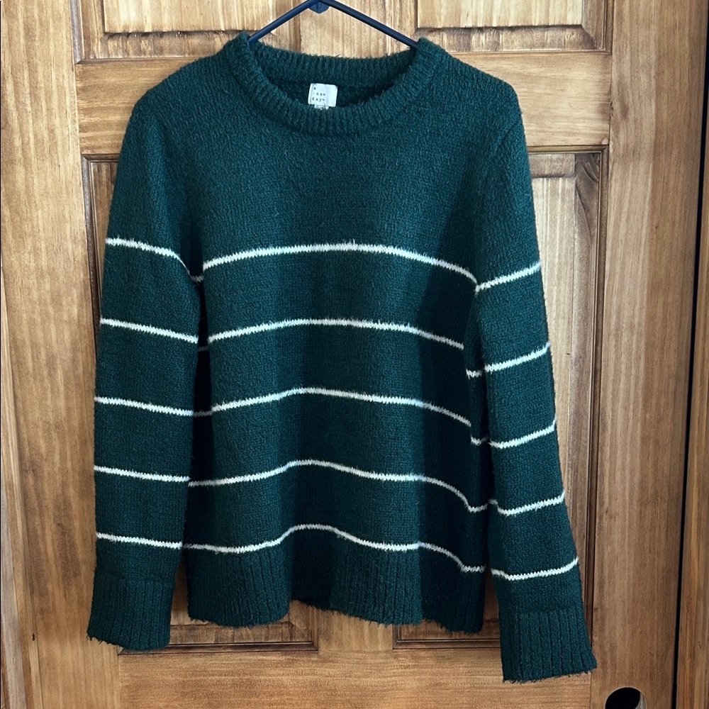 Women’s fuzzy pullover sweater Green striped M